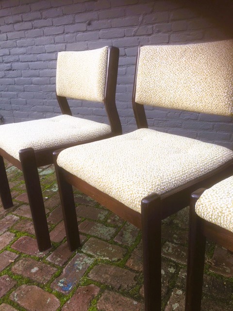 Eetkamerstoelen '70 stijl 2.2 Van dump naar Dutch Design